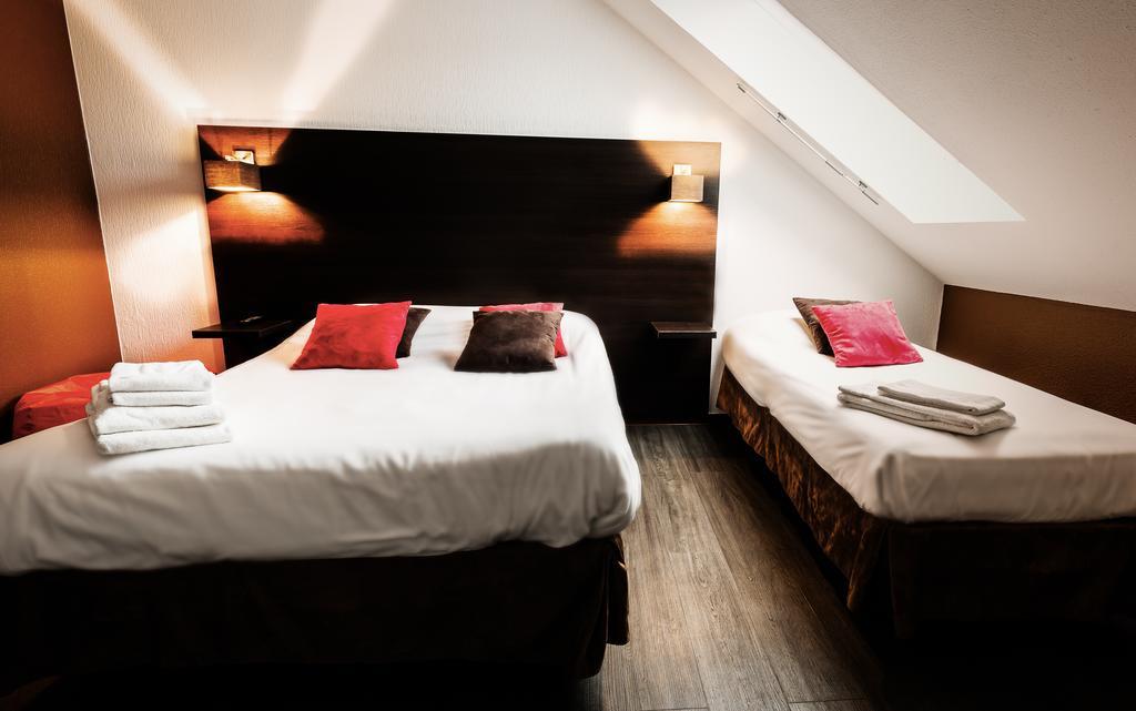 Logis Hotel Lons-Le-Saunier - Restaurant Le Grill Экстерьер фото