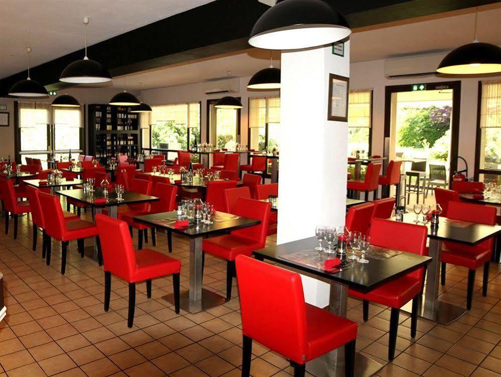 Logis Hotel Lons-Le-Saunier - Restaurant Le Grill Экстерьер фото